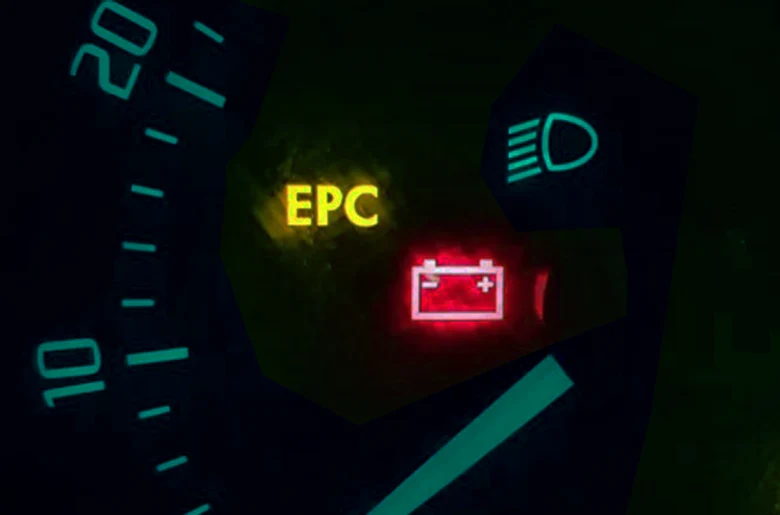Zapnuté varovné světlo EPC na přístrojové desce vozu.
