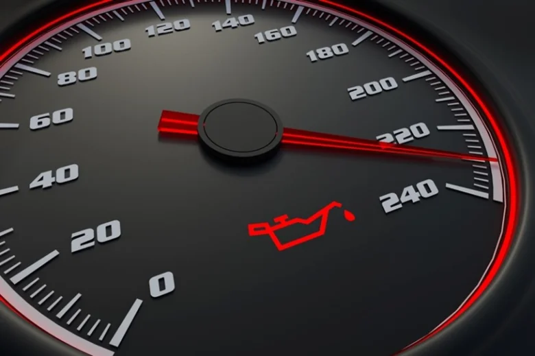 Speedometer with oil light on