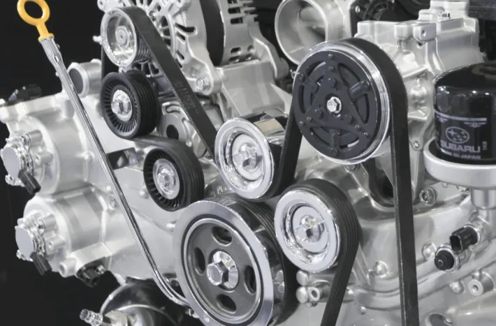 Motor s řemenem a kladkami pro výměnu alternátoru