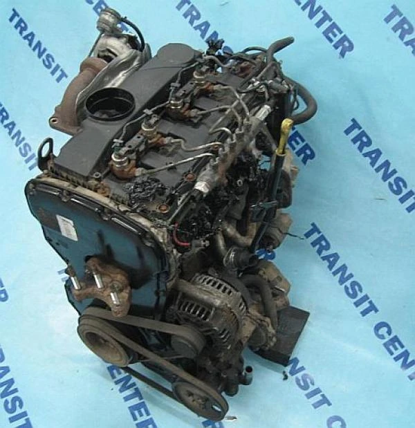 Motor pro Ford Transit s viditelnými komponenty jako řemenice a alternátor.