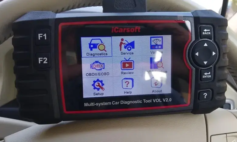 OBD2 diagnostický skener pro připojení k vozidlu