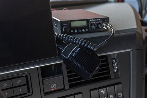 Truck radio communication device