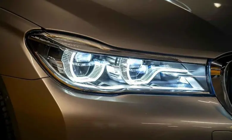 Zapojení světlometu automobilu, nikoliv přívěsu.