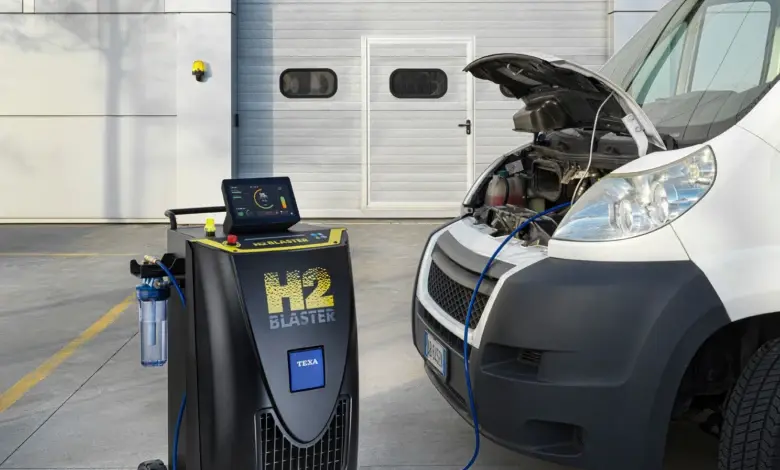 Profesionální zařízení pro čištění motoru od karbonových usazenin.